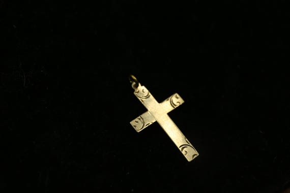 9ct Yellow Solid Gold Patterned Cross Pendant - image 3