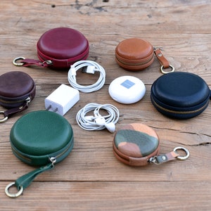 Leather earbud holder Leather coin purse Earphone organizer Headphone holder Earphone case Leather earbud case Headphone case Earbud pouch