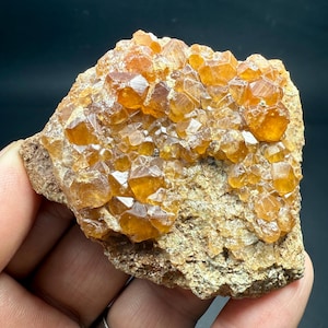 Espécime de cristal de granada grossular natural de 600 quilates do Paquistão