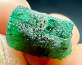6,5 karaat natuurlijk groen smaragdkristal uit Panjshir Afghanistan