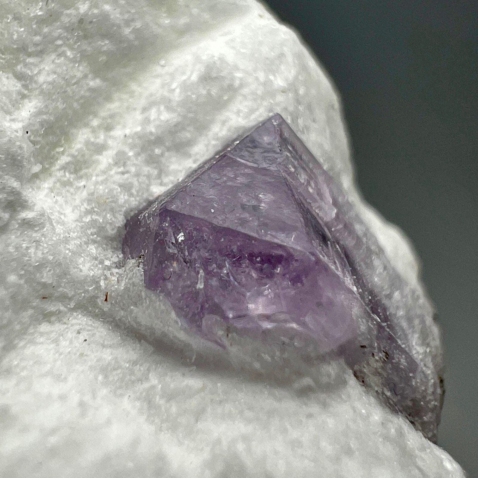 鉱物標本 スキャポライト 柱石 アフガニスタン産 母岩付き 蛍光 特大結晶 鉱物標本 スキャポライト 柱石 アフガニスタン産 母岩付き 蛍光