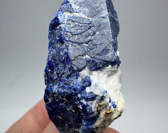 Muestra mineral de 21 gramos de cristal de sodalita azul fluorescente reactiva a la luz ultravioleta, procedente de Afganistán.