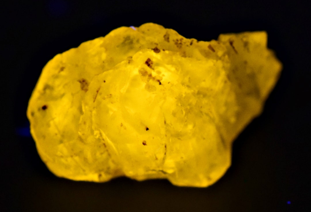 6 Carat Fluorescent Wernerite Scapolite Crystal From Badakhshan ...