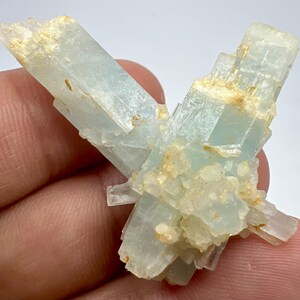 67 Carat Terminated Aquamarine Crystal from Skardu Pakistan – Natural Collector Mineral Specimen
