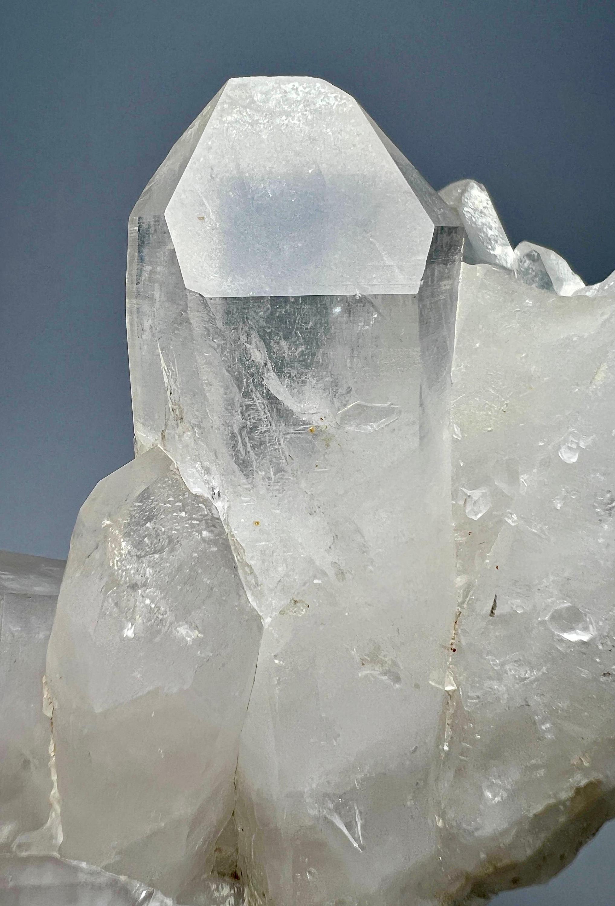 水晶 パキスタン ワジリスタン産 クラスター 原石 天然石 パワーストーン パキスタン産、366グラムの天然水晶クラスター、希少なコレクター向け