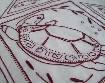 Schildkröte Handstickerei, PDF Schildkröte, Marshland Redwork Serie: Bemalte Schildkröte, Sumpfkraut & Stichling