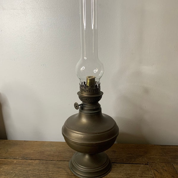 Lampe a petrole ancienne