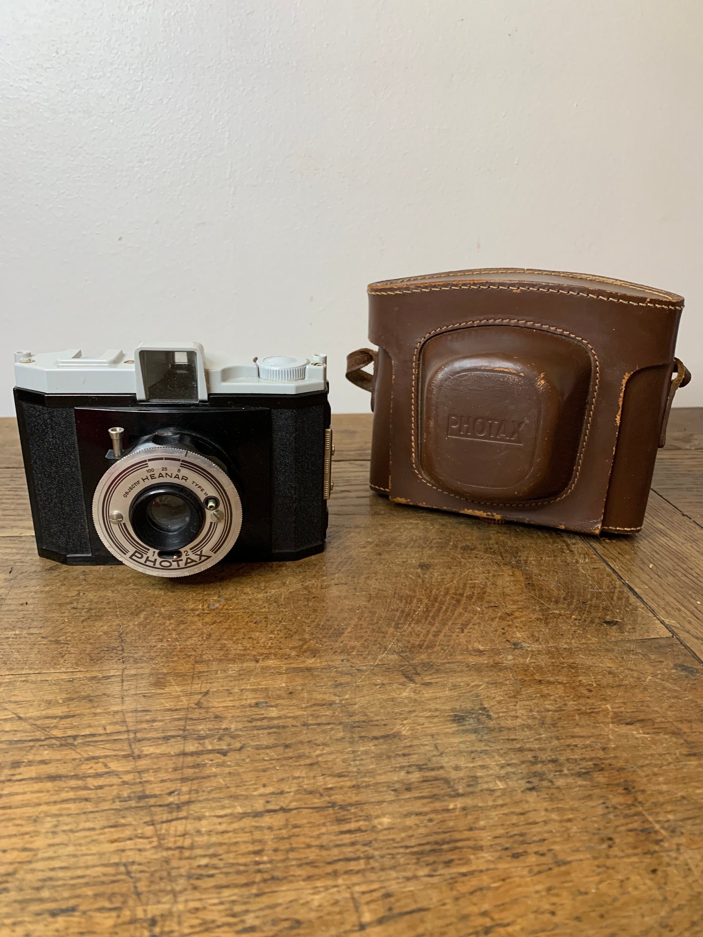 ANCIEN APPAREIL FORMAT 620 : très joli Miom Photax IV F - France 1951