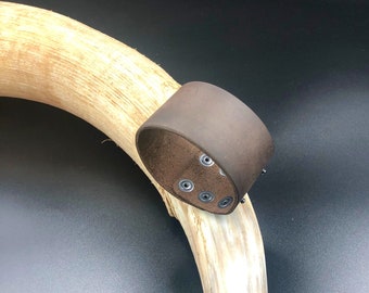 Brown Leather Cuff Bracelet : Unisex Wristband with Stainless Rivets