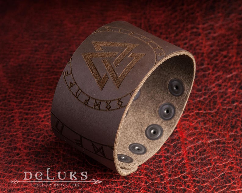 Gray Valknut Leather Bracelet / Engraved runes bracelet / Valknut bracelet / Viking symbol bracelet viking bracelet / Valhalla leather cuff image 2