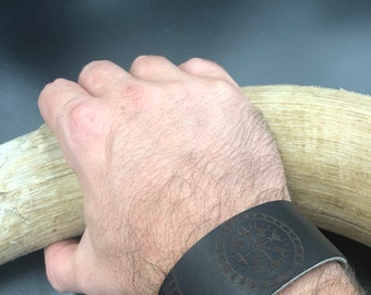 Vegvisir Leather Bracelet – Viking Rune Wristband, Nordic Compass Cuff