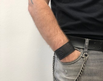 Valknut Leather Bracelet – Handmade Viking Rune Adjustable Cuff