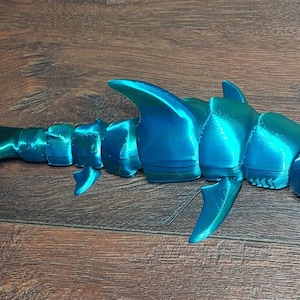 Hammerhead shark articulated toy, flexi kids toy, flexible fidget toy, matmire makes