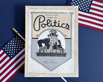 Könnte beinhalten: Vintage Brettspielbox mit dem Titel "Game of Politics" von Oswald B. Lord, mit einer Illustration von Uncle Sam. Die Box ist cremefarben mit schwarzem und grünem Text und Grafiken. Zwei amerikanische Flaggen befinden sich auf beiden Seiten der Box.
