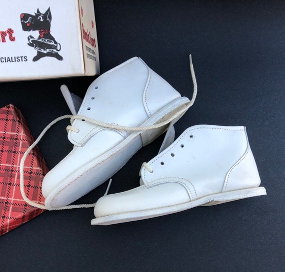 Vintage Bonnie Stuart Baby Shoes in Original Box - image 3
