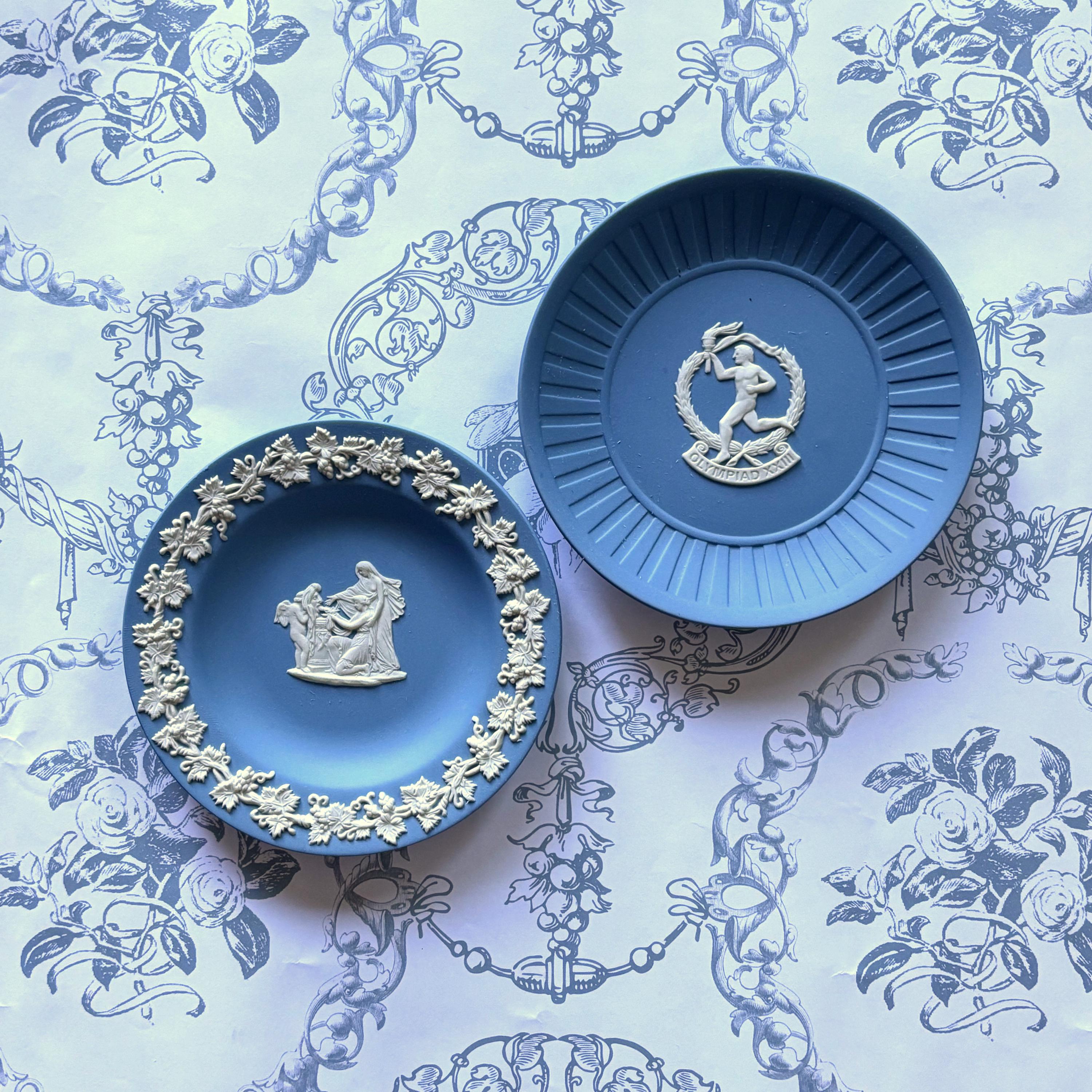 1984 Wedgwood Plate - Etsy