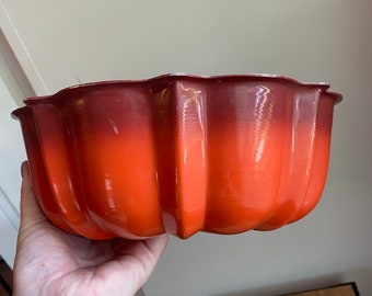 Vintage orange ombré Bundt pan