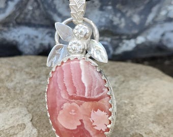 Pink rhodonite and 925 silver pendant – Handmade jewelry – Natural stone – Women’s gift – Unique boho chic piece