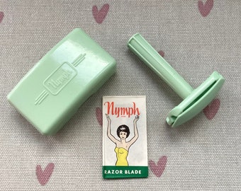 Bakelite Vintage Ladies Razor - Compact Travel Razer, Pastel Green, Early Hard Plastic, ‘Nymph’, Complete with Blade, Vintage Bathroom