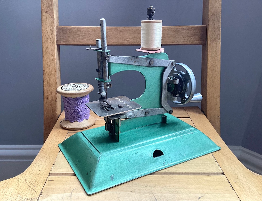 Vintage Miniature Sewing Machine 'little Betty' C Etsy