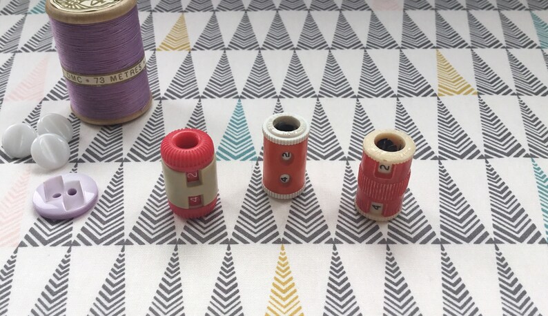 VintageRetro Knitting Row Counters IX Products Made in England 1950/'s Compact 1980/'s On Needle Row Counters Choice of Styles Aero