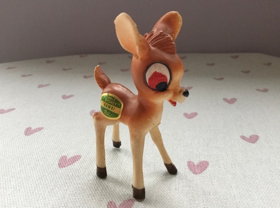 Petite peluche Bambi DISNEY couché 20 cm