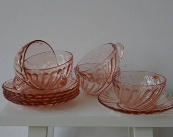 Cup and saucer-Arcoroc Rosaline France in pink pressed glass (5 pieces)