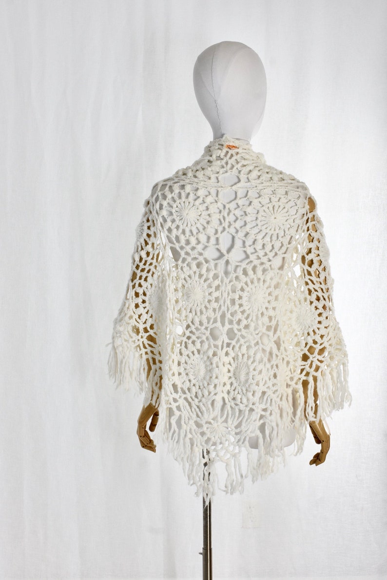 1970s fringe crochet knit poncho fringe sweater loose knit winter white crocheted poncho 1970s vintage clothing one size
