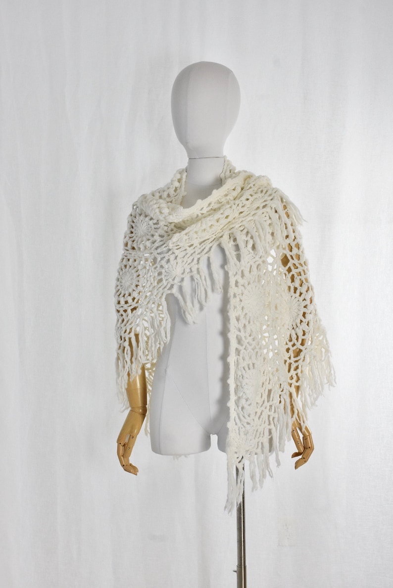 1970s fringe crochet knit poncho fringe sweater loose knit winter white crocheted poncho 1970s vintage clothing one size
