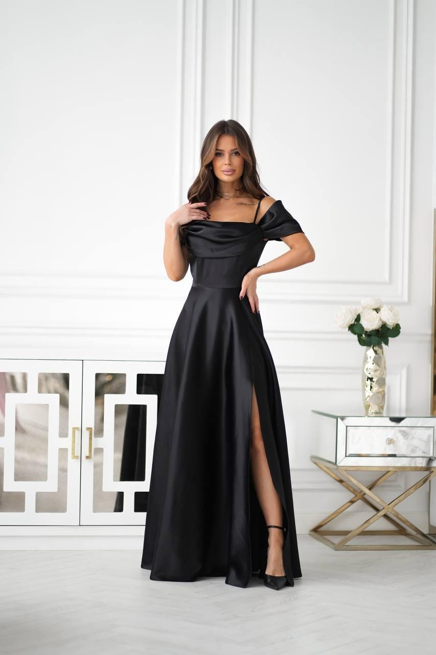 slim fit dress slacks Secret Sweetheart Neckline Split Maxi Dress Black– Selfie Leslie main image 0