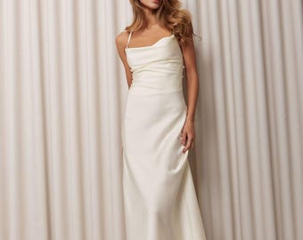 Vestido lencero de satén color marfil, vestido de novia blanco midi con cuello vuelto y espalda abierta con tirantes, vestido de novia civil, vestido para cena de ensayo, vestido de compromiso blanco.