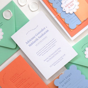 Bunte Hochzeitseinladungen | Letterpress Hochzeitseinladung | Moderne Letterpress Einladungen | Goldfolie | Spielen