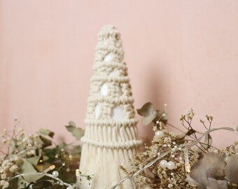 Mini handmade Christmas tree, decoration of shelves, tables, fireplaces, desks or windows. Recycled cotton rope