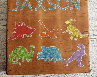 Personalizado dinosaurio punto arte pintura de madera // decoración de la habitación de los niños // decoración de dinosaurios // decoración de niños // regalos de amante de dinosaurios // regalos personalizados