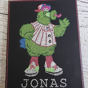 Gepersonaliseerde Phillies Phanatic dot art painting // 8x10 inch canvas // home decor // wall art // customized kids room // MLB gifts