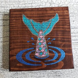 Zeemeermin staart punt kunst teken // spatten staart schilderij // houten zeemeermin teken // houten home decor // kinderkamer decor // beachy decor // nautische