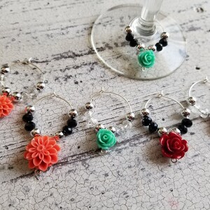 Flower Wine Charms // pretty flower black white silver wine charms // wine lover gifts // house warming gifts / wedding bachelorette gifts