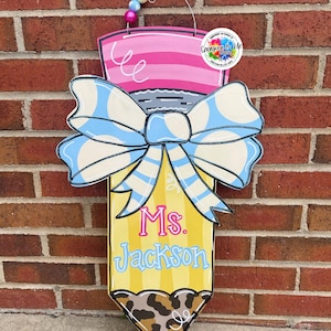 PREORDER: Pencil Bow Teacher Door Hanger | Personalized Teacher Glitter Door Hanger | School Cheetah Pencil | Handpainted Teacher Gift