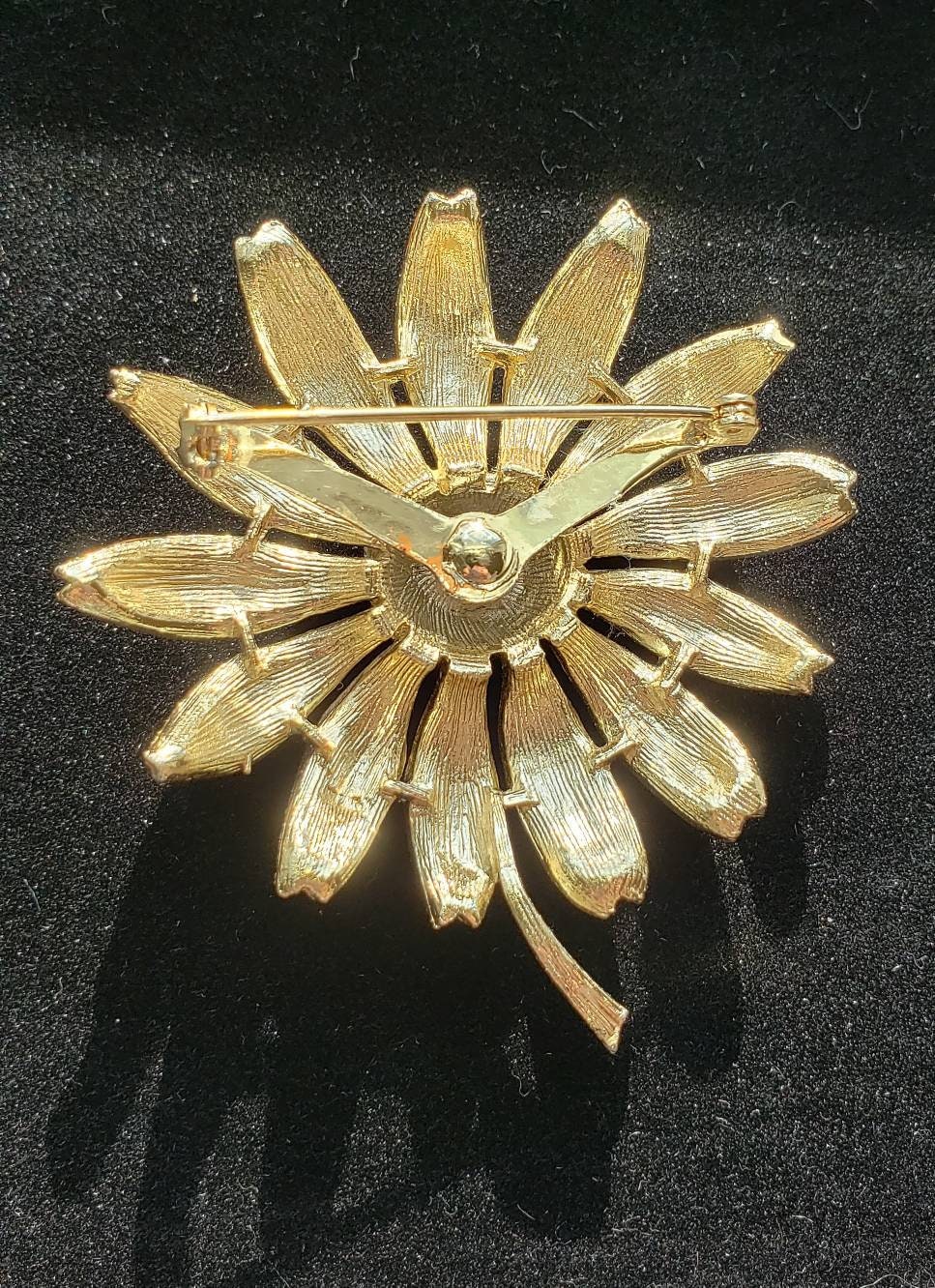 Vintage Enameled Gold Flower Brooch 1950s or 60s Unmarked - Etsy