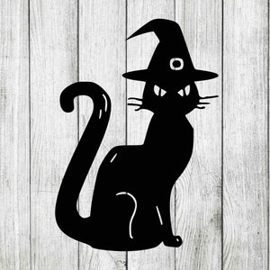 Puede incluir: Silueta negra de un gato con un sombrero de bruja con un borde puntiagudo y una hebilla. El gato tiene una expresión enojada.