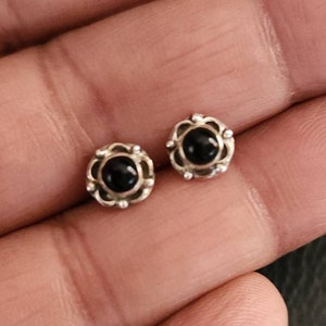 Black onyx stud earrings, flower earrings, Floral Stud Earrings, cartilage earrings, Sterling silver, tragus, stone earrings, gift for her