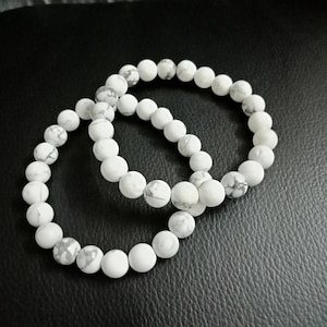 Howlite Bracelet, Gemstone Bracelet, Stretchable bracelet, Self Care, protection bracelet, Wisdom, knowledge