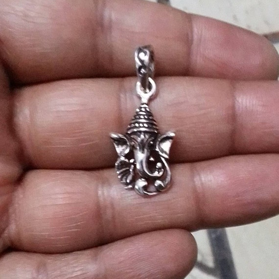 Ganpati bappa pendant deals