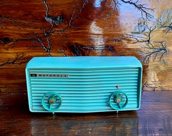 1957 Turquoise Motorola 57R Tube AM Radio