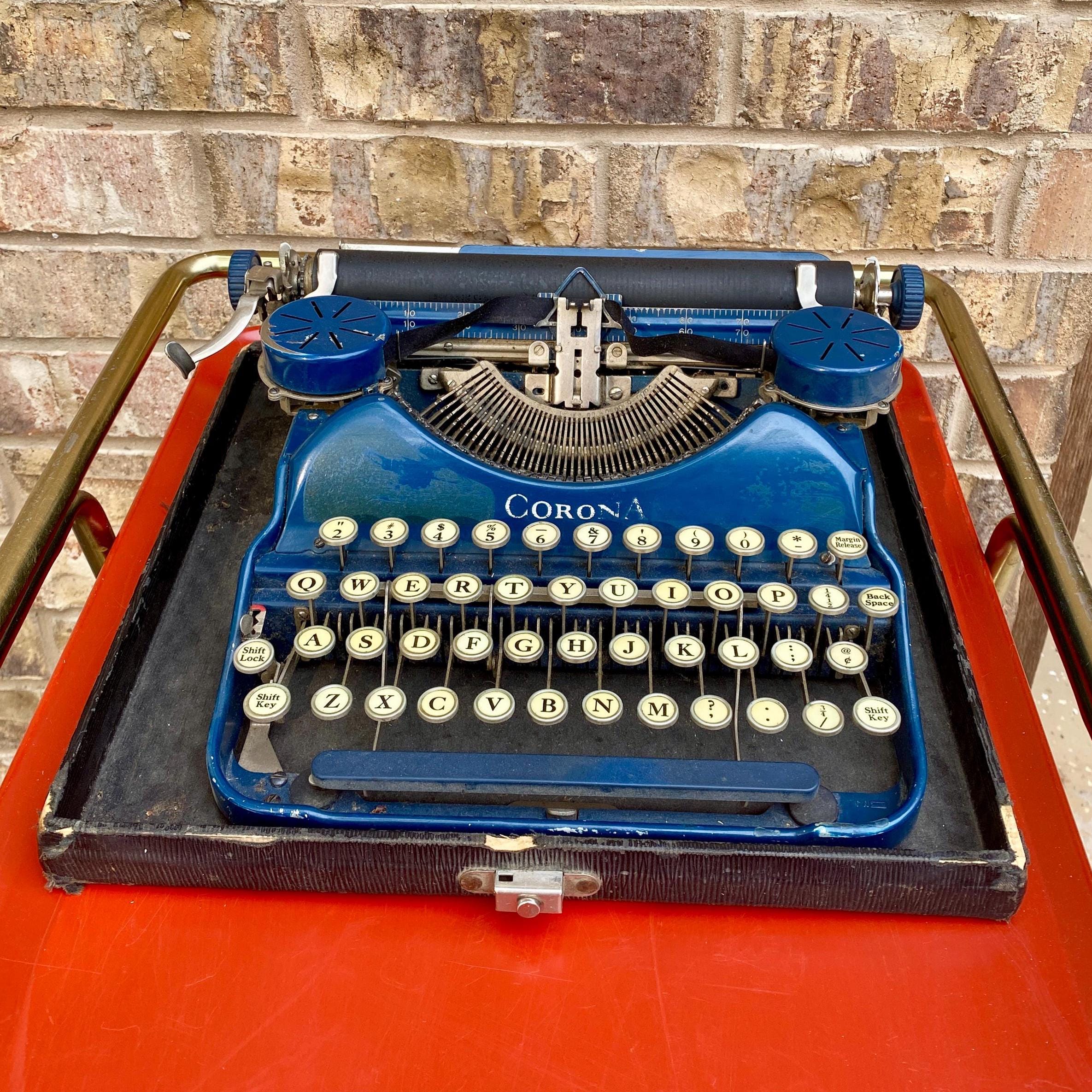 BLUE BIRD FOREIGN タイプライター 黒 アンティーク BLUE BIRD FOREIGN タイプライター 黒 アンティーク 1954 Blue