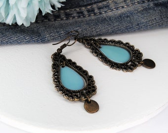 Boucles d'oreilles CIELO bohèmes chic bleu et bronze en laiton sequins émaillés,boucles forme goutte décorée pampilles colorées,cadeau femme