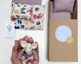 Handmade Linen Mouse Doll – Miniature Collectible Toy with Bedding