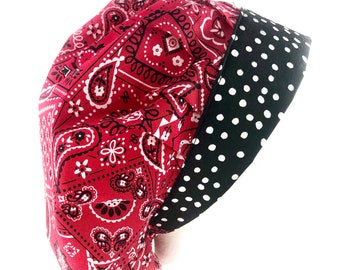 Bouffant-scrubmuts met rode bandana: moderne, comfortabele pasvorm