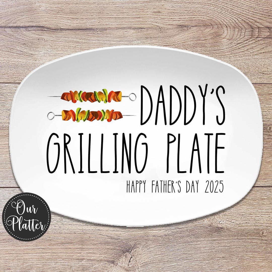 Personalized Couple Circle Door Sign - Gift Idea For Couple/Beach Lovers - Poolside Grillin' & Chillin' main image 1