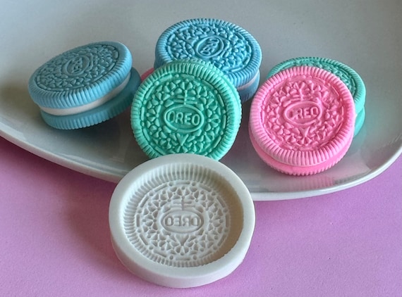 Amazing Oreo Cookie Molds to Decorate Your Sweet Desserts